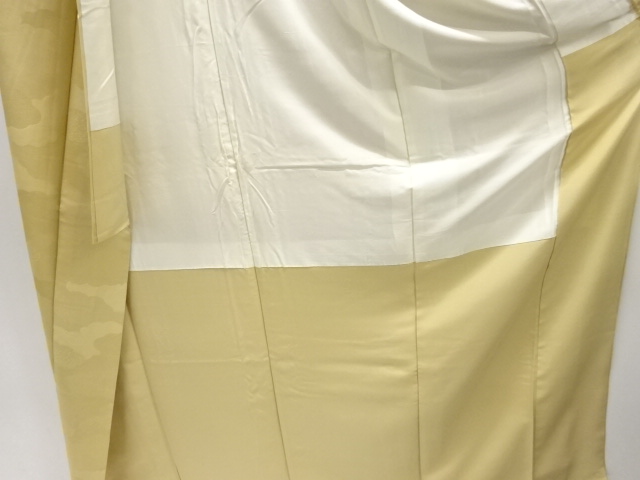  雲模様織り出し色無地着物